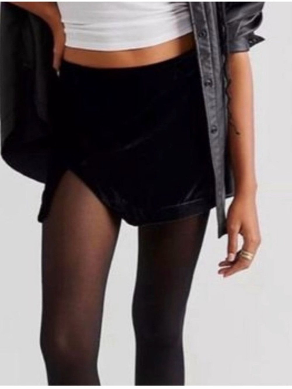 Free People Annalise Black Velvet Mini Skirt Women’s Size 8 Y2K Going‎ Out - Picture 2 of 10